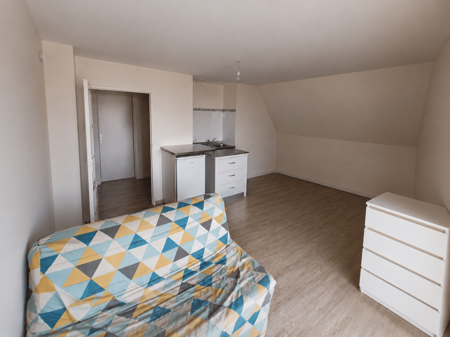 Appartement 1 pièce 28 m² · à La Riche · 27,6 m² · 535 €