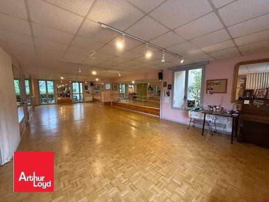 Local commercial à louer 1 913 € 118 m² de surface de vente Chartres 28000