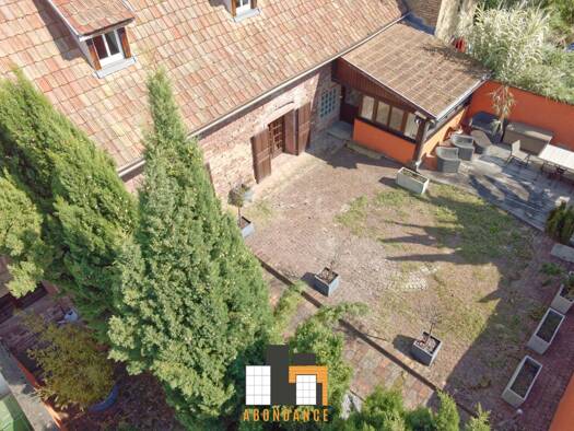 Maison à louer 3 538 € 6 pièces 3 chambres 295 m² 194 m² de terrain Mundolsheim 67450