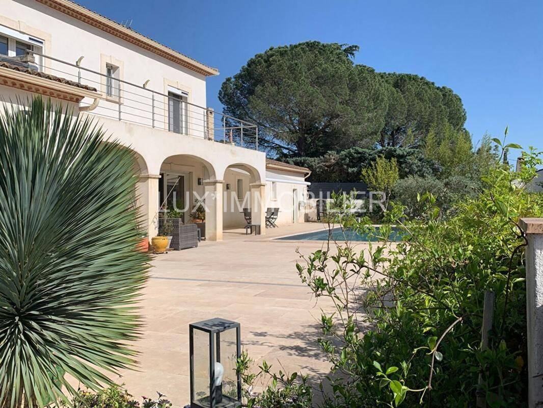 Maison 6 pièces 250 m² · à Beaucaire · 250 m² · 648 000 €