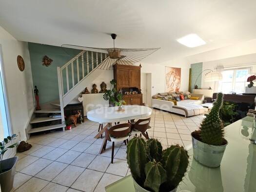 Pavillon à vendre - Première occupation 284 000 € 6 pièces 4 chambres 165 m² 646 m² de terrain Crissey 71530