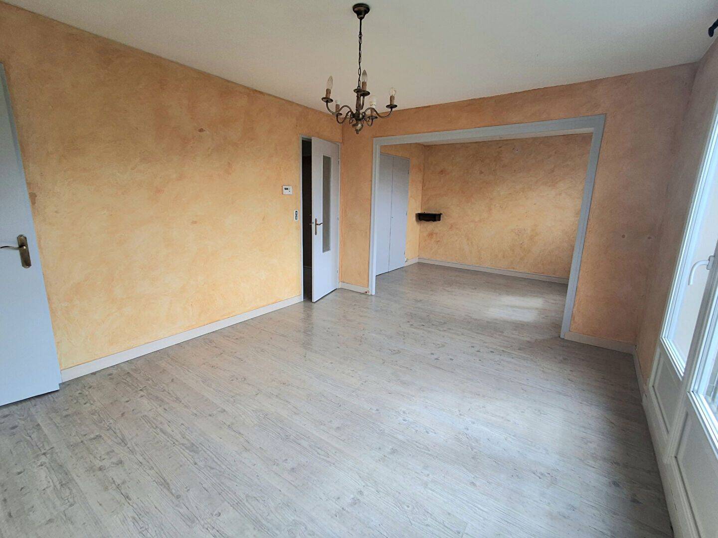 Appartement 3 pièces 68 m² · à Châlons-en-Champagne · 68 m² · 60 000 €