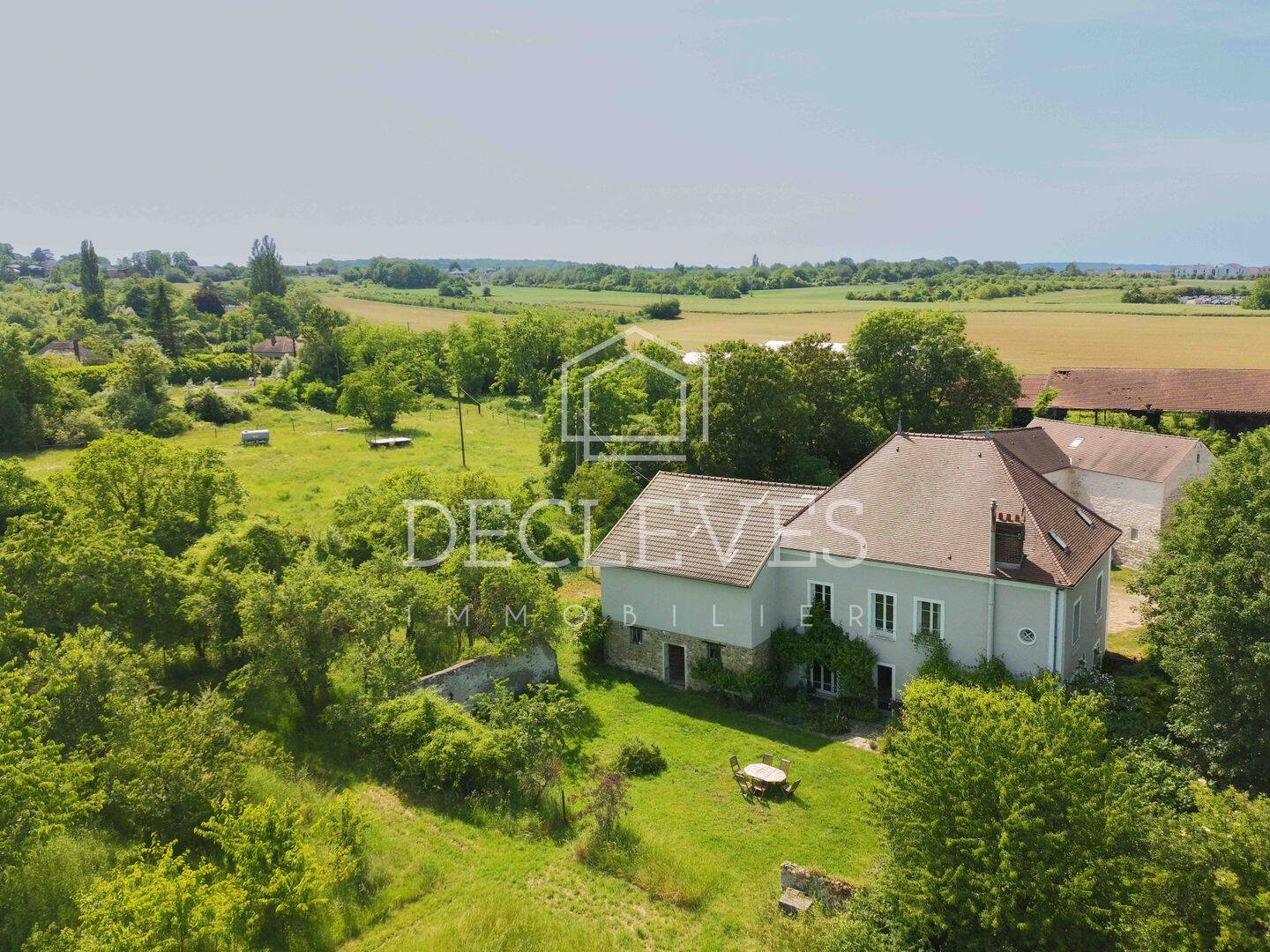 Maison 8 pièces 200 m² · à Orgeval · 200 m² · 3 000 €