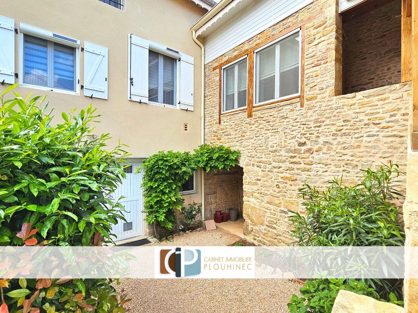 Maison 6 pièces 150 m² · à Pierreclos · 150 m² · 285 000 €