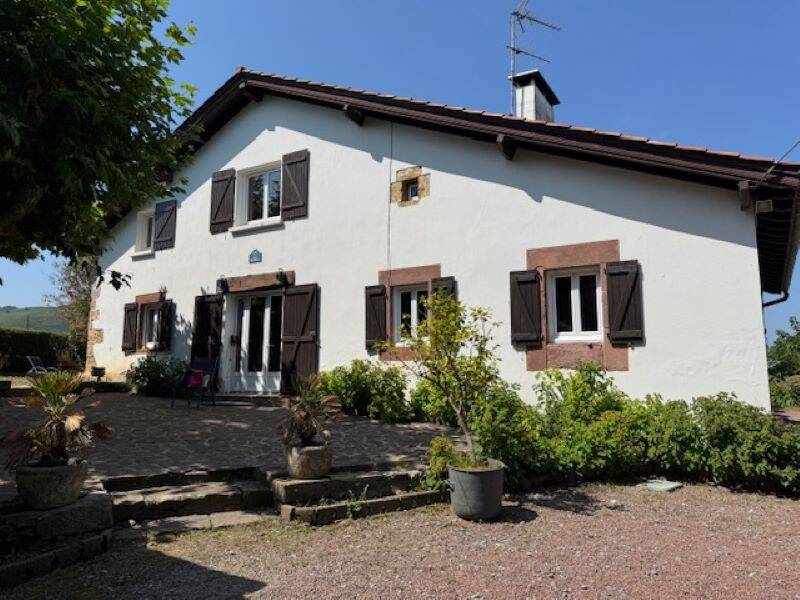 Maison 11 pièces 395 m² · à Lecumberry · 395 m² · 595 000 €
