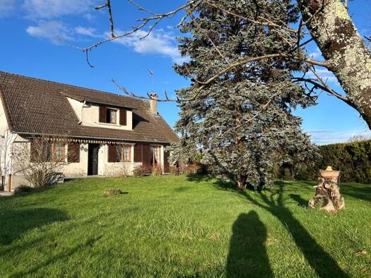 Maison à vendre 229 000 € 6 pièces 3 chambres 144 m² 1 147 m² de terrain Hauterive 03270