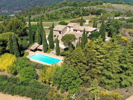 Maison à vendre 1 495 000 € 18 pièces 475 m² 450 000 m² de terrain Forcalquier 04300
