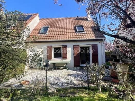 Maison à vendre 220 000 € 4 pièces 3 chambres 75 m² 515 m² de terrain Centre Ville-Pommiers Chambray-lès-Tours 37170