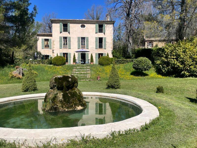 Maison 10 pièces 260 m² · à Valensole · 260 m² · 1 200 000 €