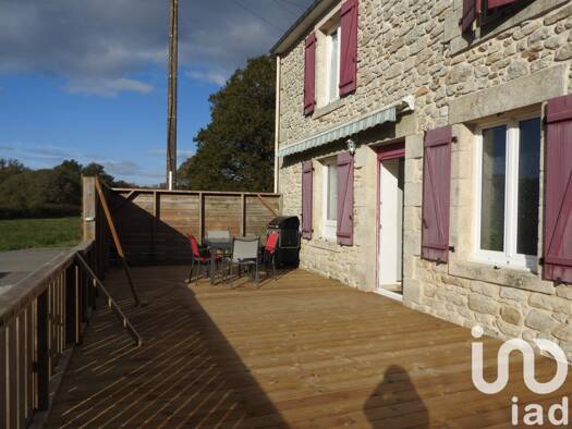 Maison de plain-pied à vendre 198 600 € 5 pièces 4 chambres 148 m² 440 m² de terrain Melrand 56310