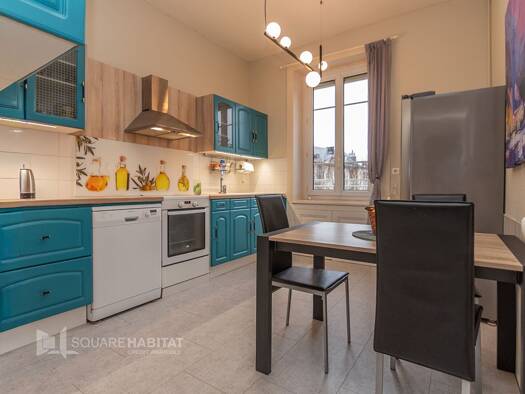 Appartement à vendre 240 000 € 6 pièces 4 chambres 135 m² Étage 2/2 Préfecture Lons-le-Saunier 39000