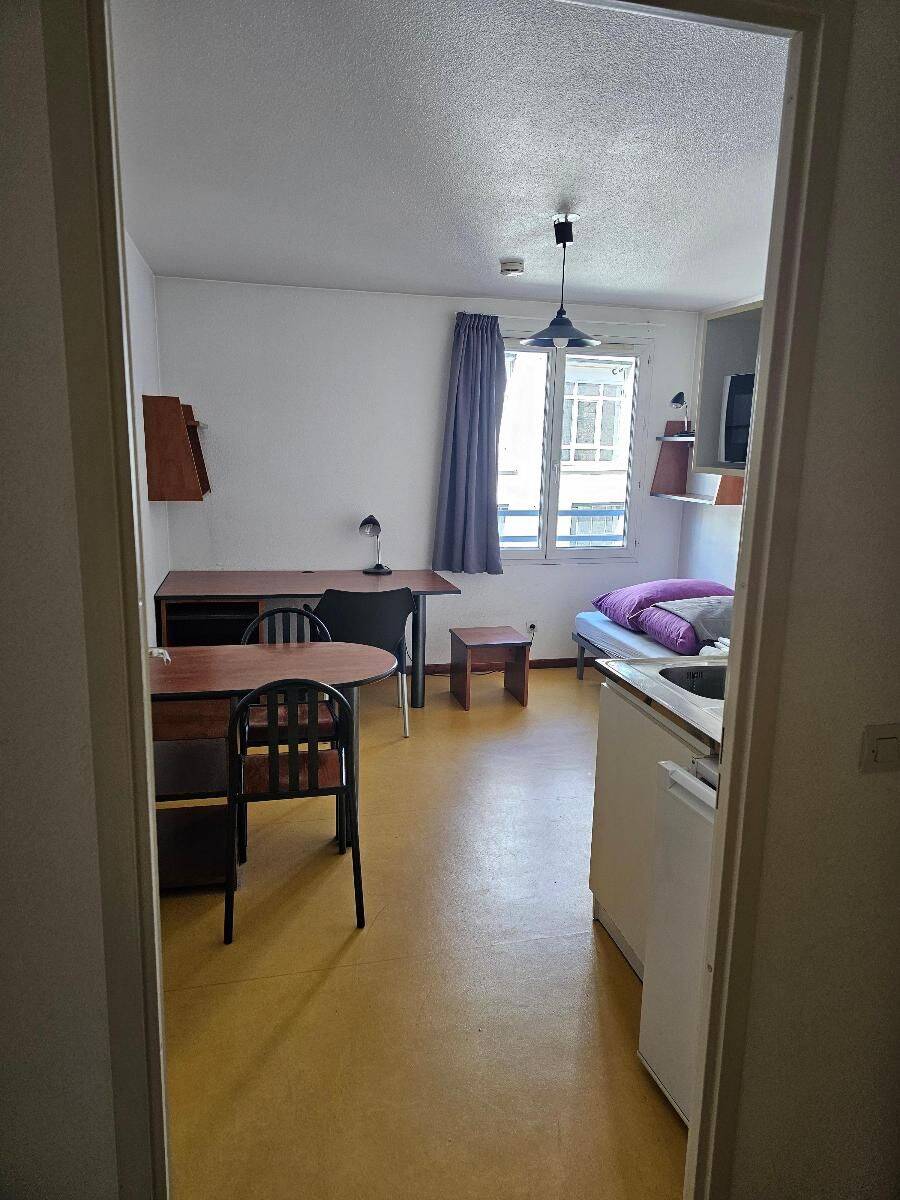 Appartement 1 pièce 19 m² · à Saint-Étienne · 18,5 m² · 390 €