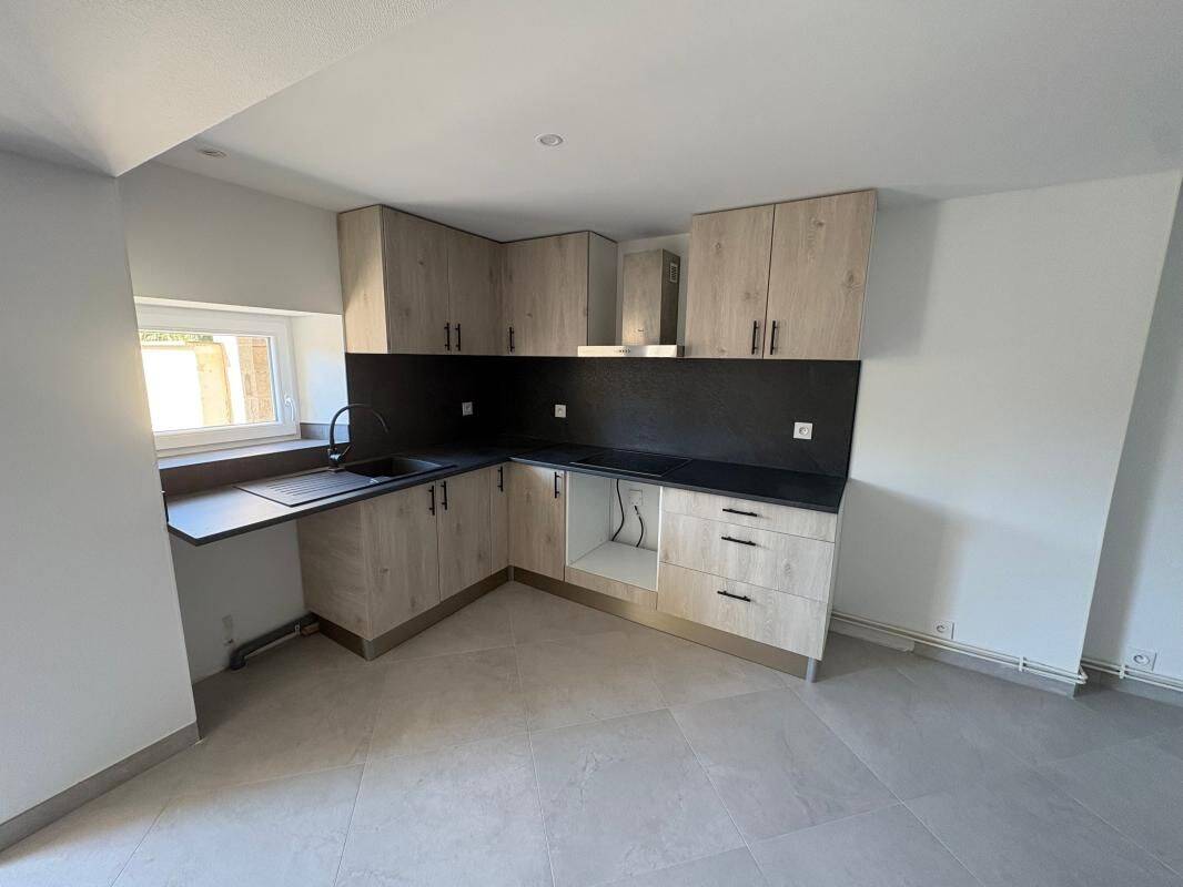 Maison 5 pièces 114 m² · à Neufchef · 114,2 m² · 1 250 €