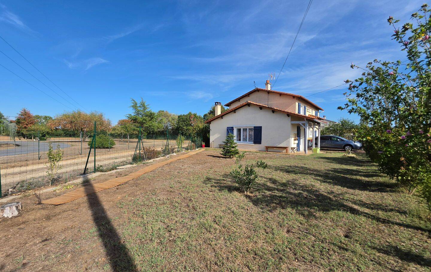 Maison 6 pièces 170 m² · à Civray · 170 m² · 160 000 €