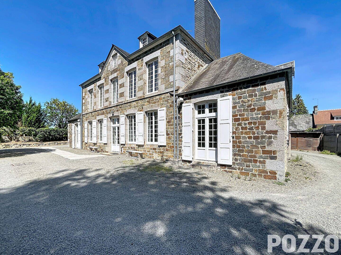 Maison 10 pièces 243 m² · à Percy-en-Normandie · 243 m² · 389 900 €