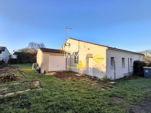 Maison de plain-pied à vendre 267 000 € 4 pièces 2 chambres 77 m² 641 m² de terrain Salles-sur-Mer 17220