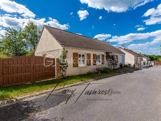 Maison de plain-pied à vendre 210 000 € 5 pièces 3 chambres 90 m² 715 m² de terrain Grez-sur-Loing 77880