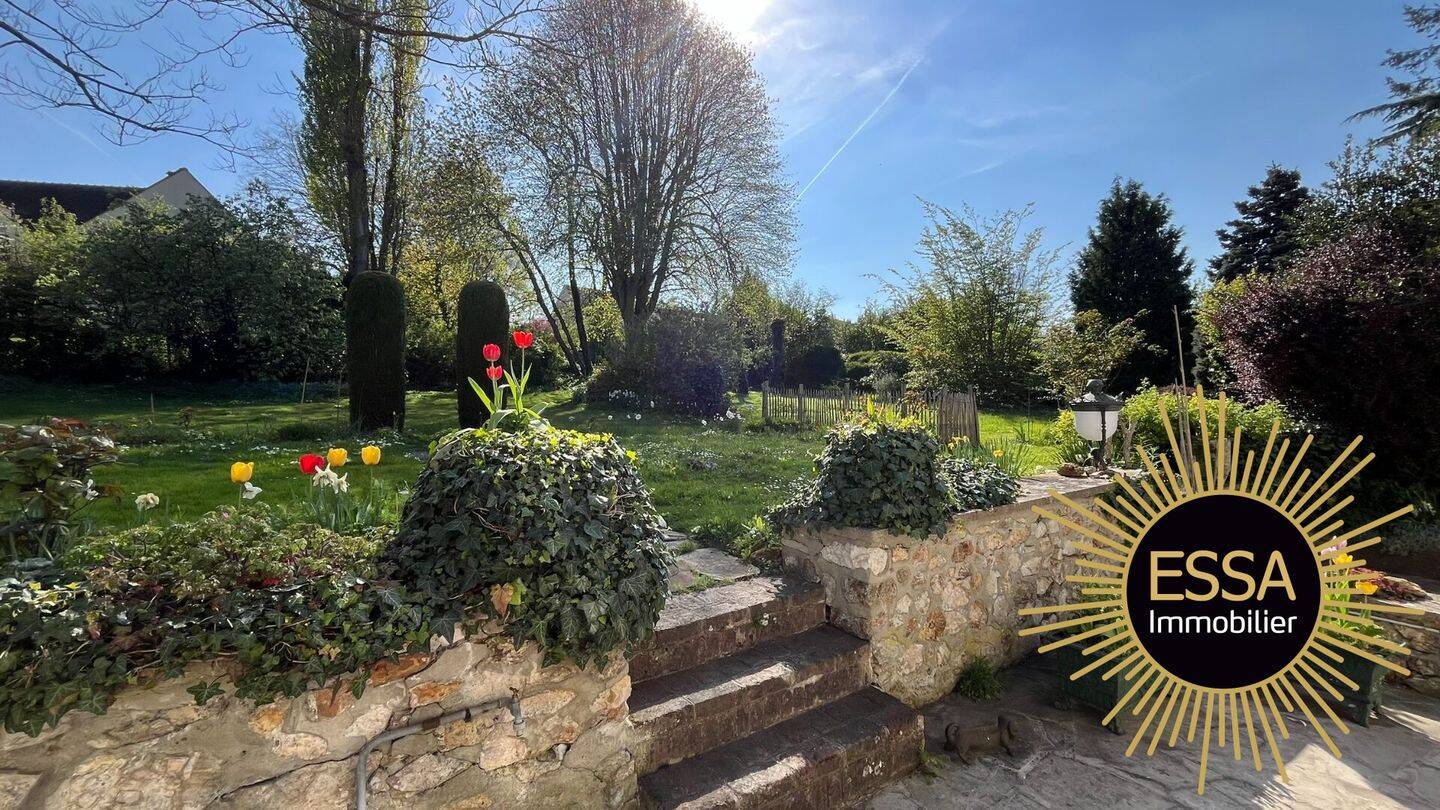 Maison 10 pièces 150 m² · à Neauphle-le-Château · 150 m² · 650 000 €