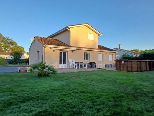 Maison à vendre 311 610 € 5 pièces 3 chambres 110 m² 800 m² de terrain Hourtin 33990