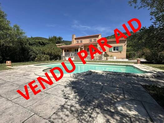 Villa à vendre 599 000 € 5 pièces 3 chambres 166 m² 1 432 m² de terrain Cuges-les-Pins 13780