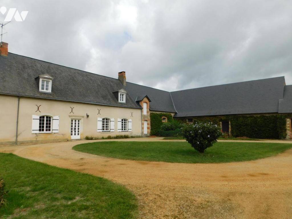 Maison 10 pièces 281 m² · à Morannes sur Sarthe-Daumeray · 281 m² · 519 000 €