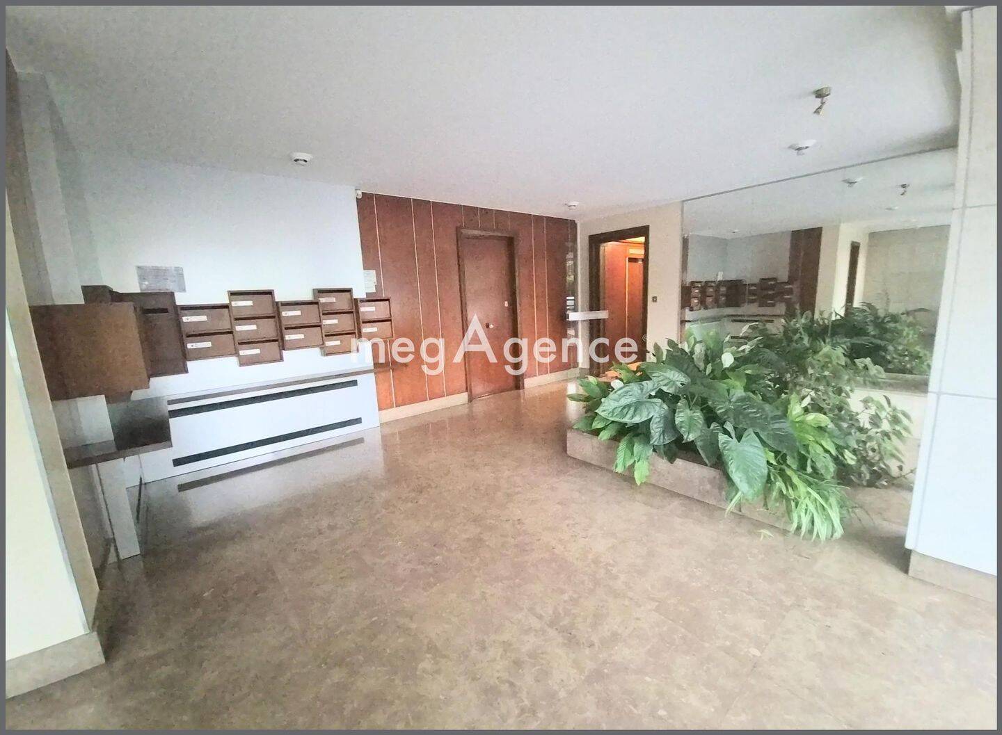 Appartement 1 pièce 49 m² · à Écully · 49 m² · 198 000 €