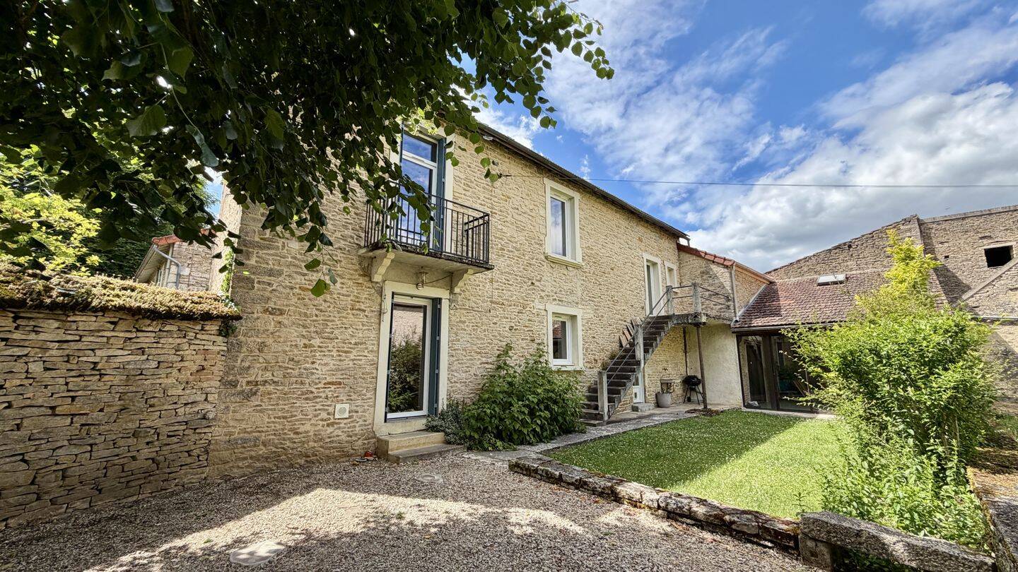 Maison 8 pièces 196 m² à Auxey Duresses