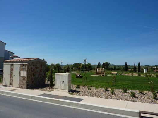 Terrain constructible à vendre 83 800 € 328 m² de terrain Lespignan 34710