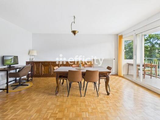 Appartement à vendre 159 000 € 4 pièces 2 chambres 91 m² Étage 1/10 Centre Ville Bourg-en-Bresse 01000