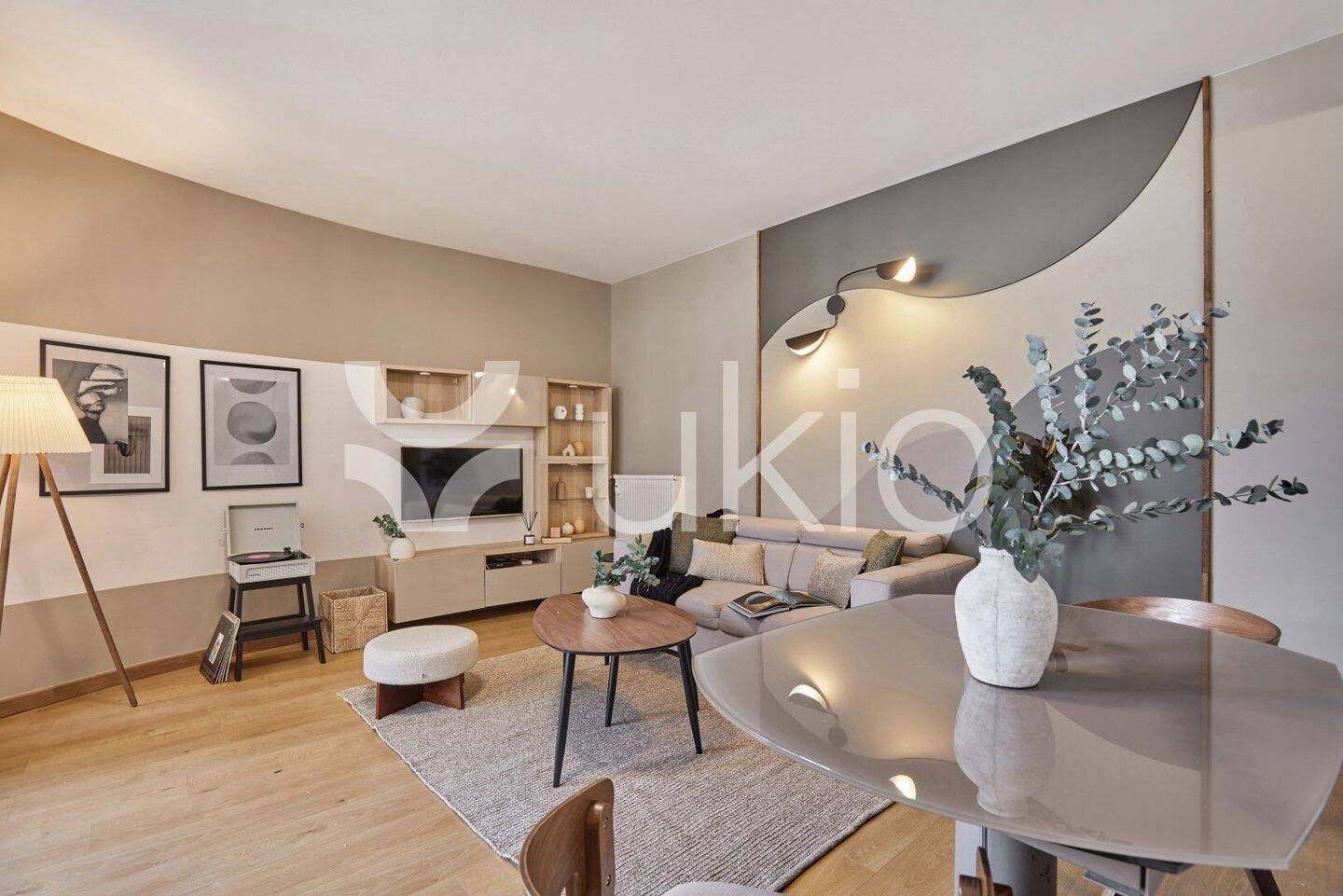 Appartement 2 pièces 57 m² · à Paris 16ème Arrondissement · 57 m² · 4 735 €/mois