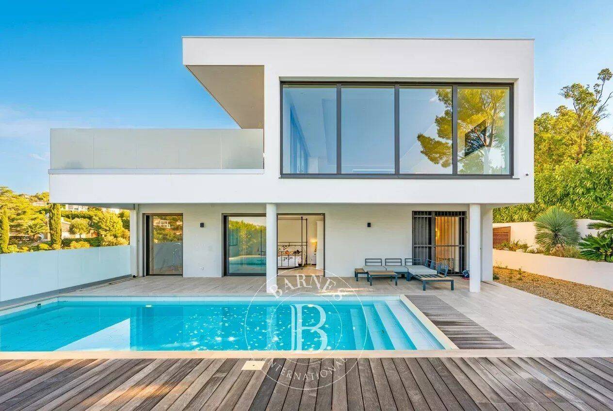 Maison 7 pièces 272 m² · à Roquebrune-sur-Argens · 272 m² · 3 250 000 €