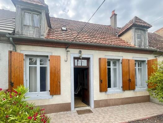 Maison à vendre 88 000 € 6 pièces 5 chambres 134 m² 1 035 m² de terrain Mornay-sur-Allier 18600