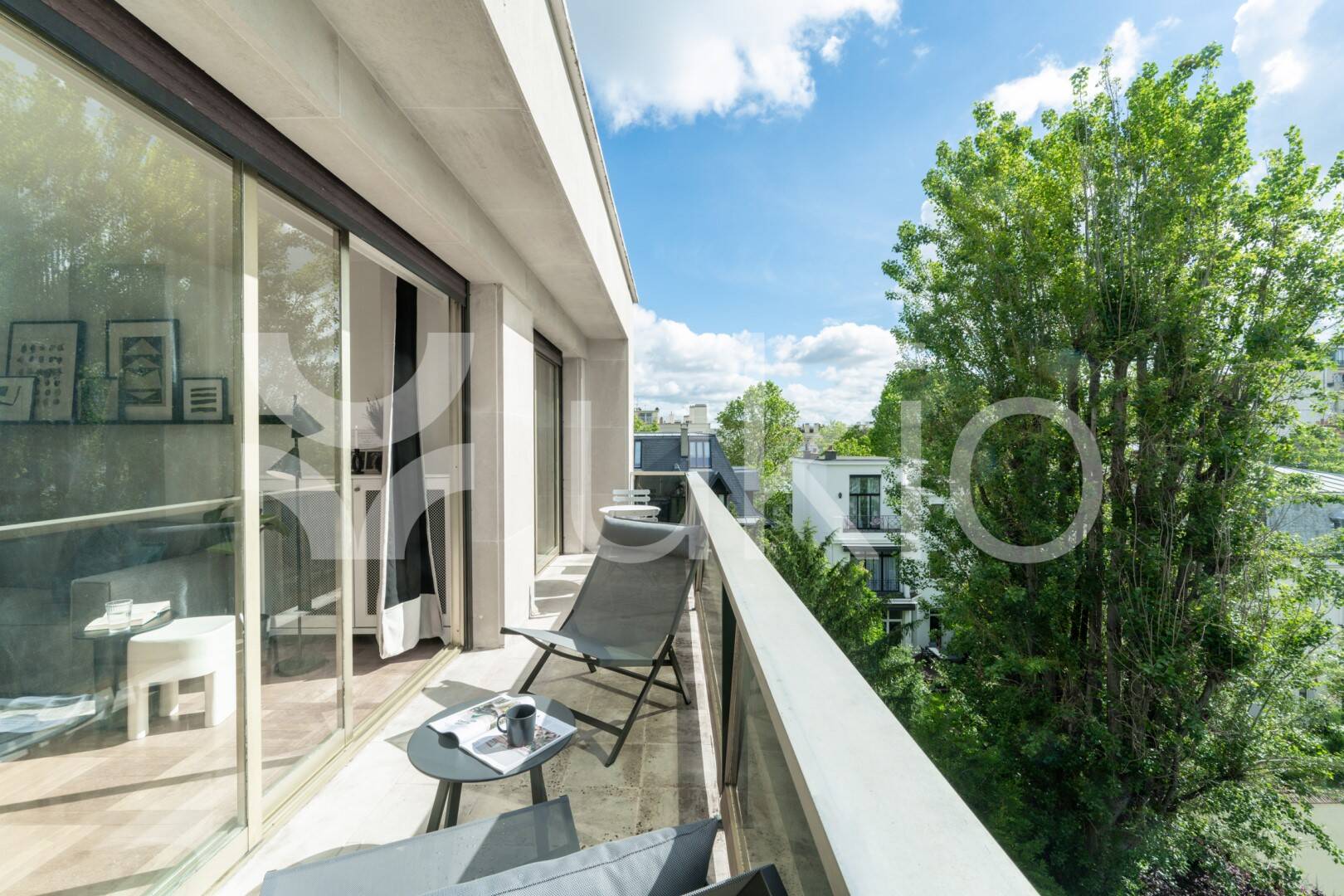 Appartement 4 pièces 120 m² · à Neuilly-sur-Seine · 120 m² · 5 990 €