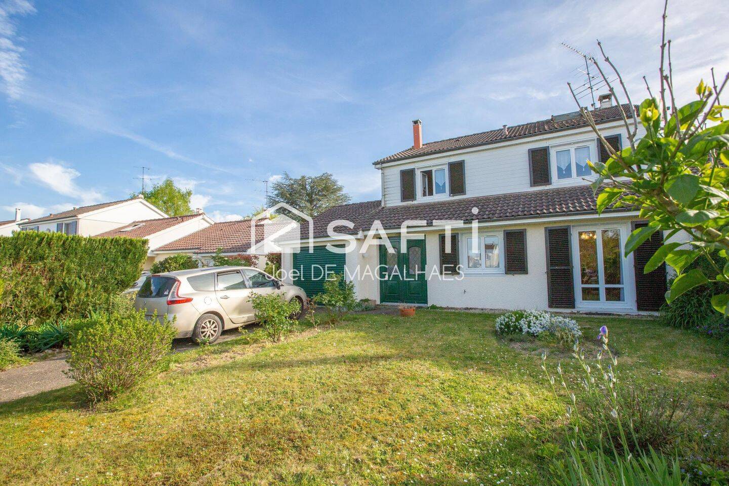 Maison 5 pièces 138 m² · à Le Mesnil-Saint-Denis · 138 m² · 469 000 €