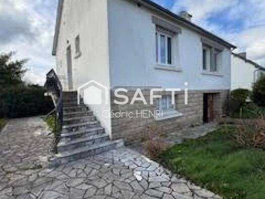 Maison à vendre 90 500 € 3 pièces 2 chambres 66 m² 451 m² de terrain Châteauneuf-du-Faou 29520