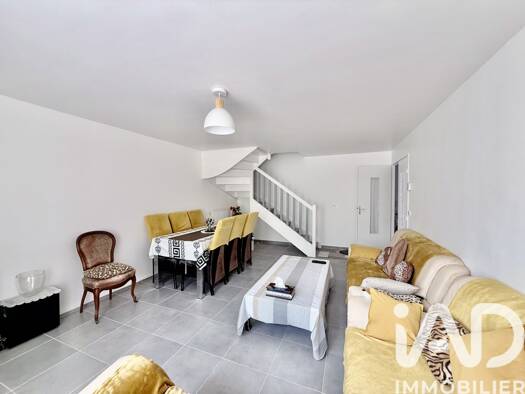 Maison de ville à vendre 374 000 € 6 pièces 4 chambres 106 m² 130 m² de terrain Déviation route Nationale Nord Lagny-sur-Marne 77400