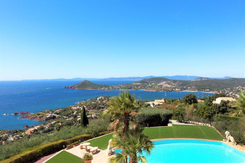 Maison 10 pièces 390 m² · à Saint-Raphaël · 390 m² · 3 600 000 €