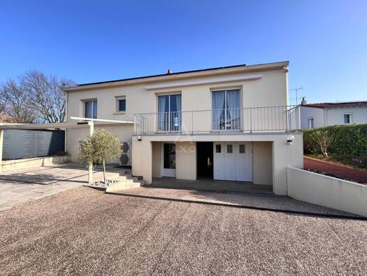 Maison à vendre 260 000 € 5 pièces 3 chambres 102 m² 642 m² de terrain La Bruffière 85530