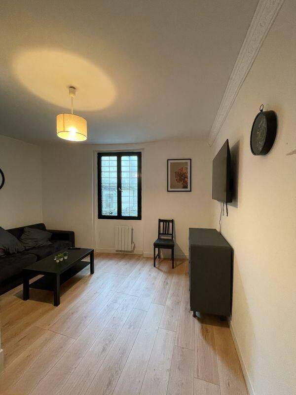 Appartement 1 pièce 20 m² · à Paris 18ème Arrondissement · 20 m² · 1 100 €
