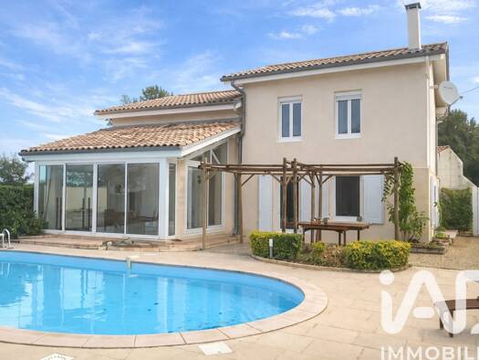 Maison à vendre 350 000 € 6 pièces 3 chambres 165 m² 1 930 m² de terrain Saint-Martin-du-Bois 33910