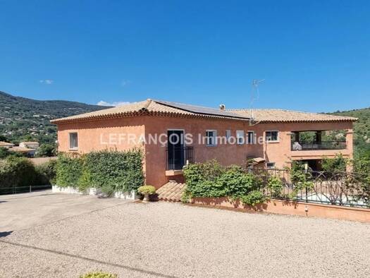 Maison à vendre 885 000 € 6 pièces 5 chambres 210 m² 2 200 m² de terrain Le Tignet 06530