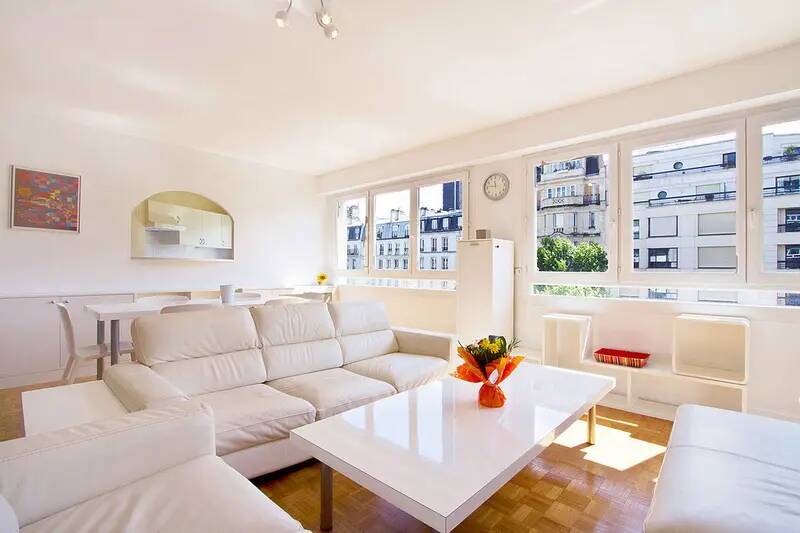 Appartement 3 pièces 66 m² · à Paris 6ème Arrondissement · 66 m² · 2 700 €