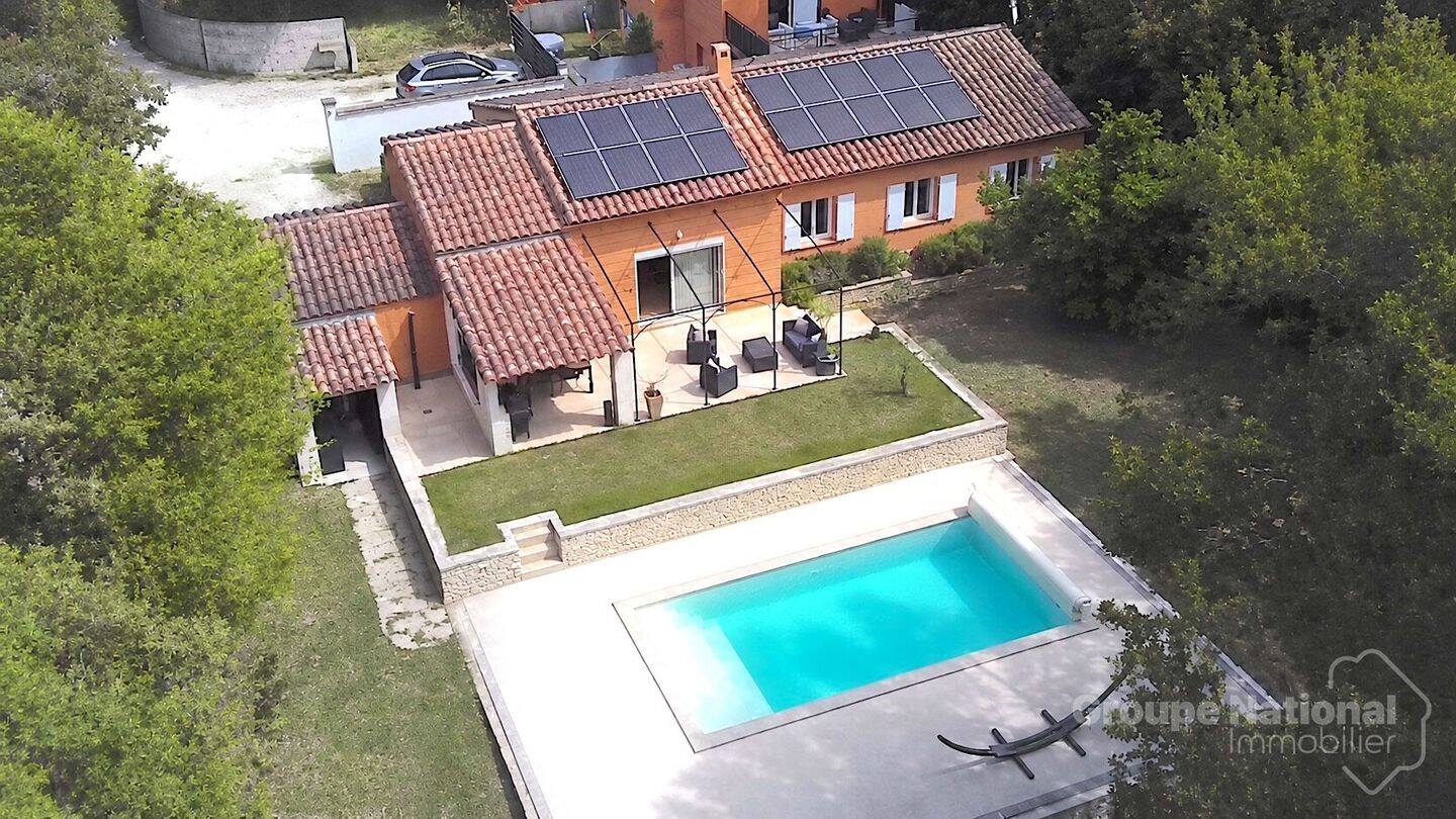 Maison 7 pièces 232 m² · à Saumane-de-Vaucluse · 232 m² · 695 000 €