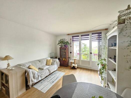 Appartement à vendre 219 500 € 2 pièces 1 chambre 44,2 m² Étage 3/4 Les Peintres Chatou 78400