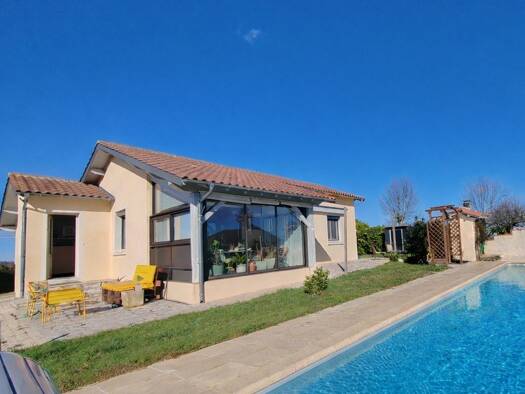 Maison à vendre 249 000 € 4 pièces 3 chambres 107 m² 1 929 m² de terrain Auch 32000