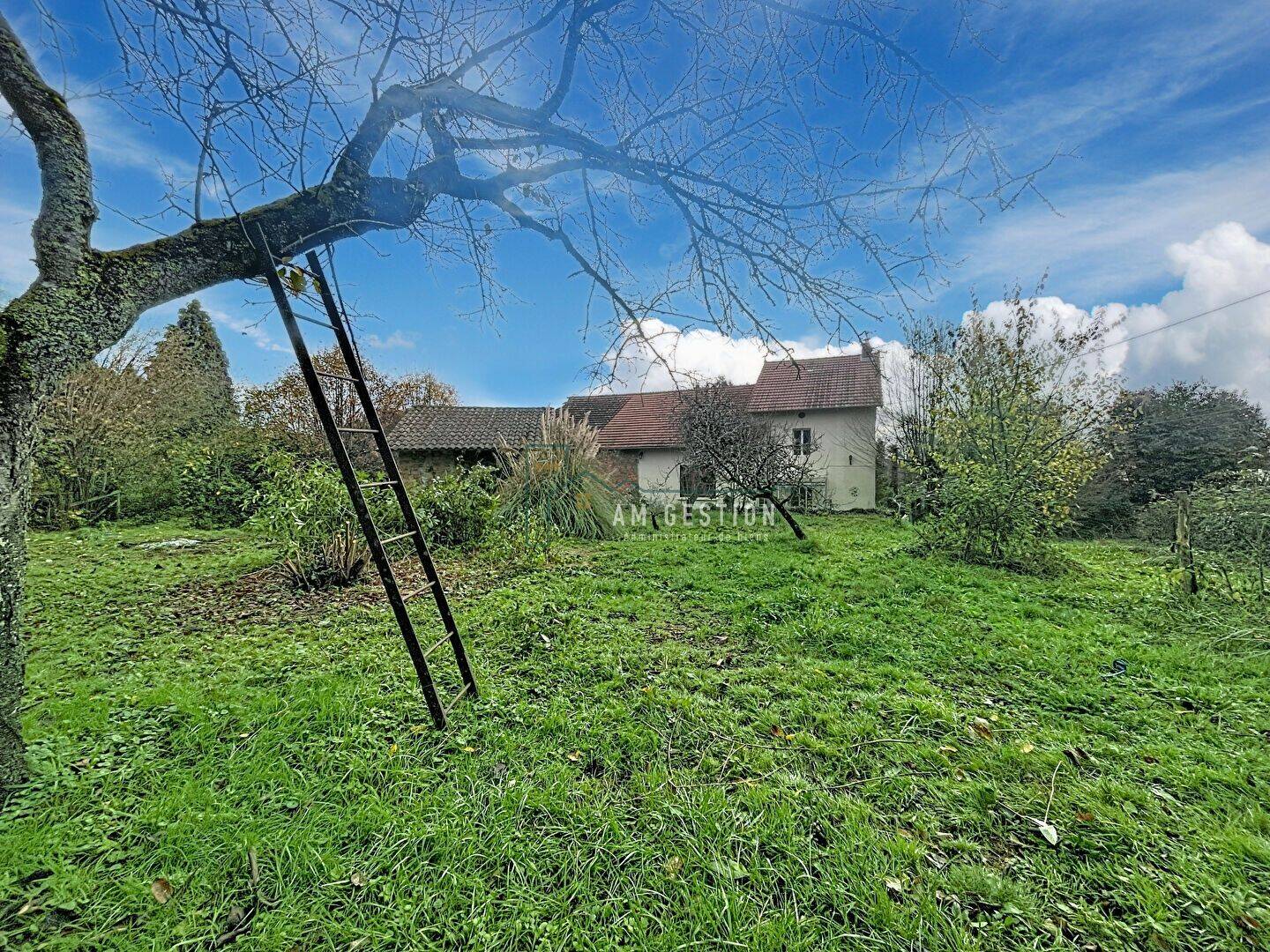 Maison 6 pièces 124 m² · à Saint-Laurent-les-Églises · 124 m² · 107 500 €