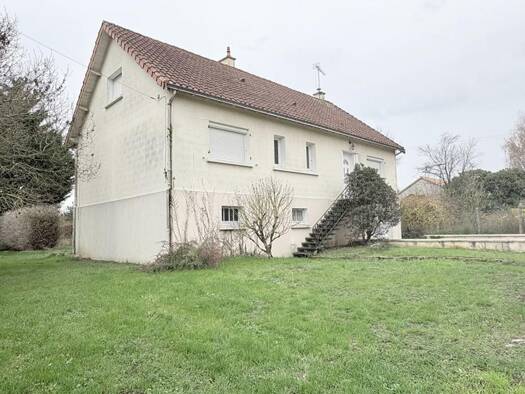 Maison à vendre 165 000 € 7 pièces 6 chambres 142 m² 1 309 m² de terrain Orée d'Anjou 49530
