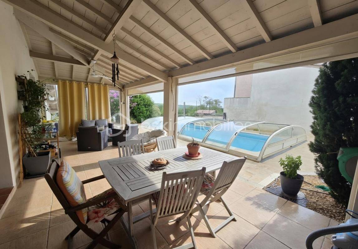Maison 6 pièces 156 m² · à Saint-Étienne-de-Tulmont · 156 m² · 263 000 €
