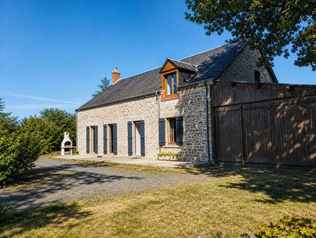 Maison 6 pièces 240 m² · à Crevant · 240 m² · 226 000 €