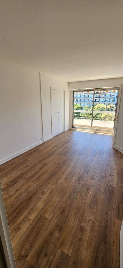 Appartement 2 pièces 54 m² · à Paris 11ème Arrondissement · 53,9 m² · 1 900 €/mois